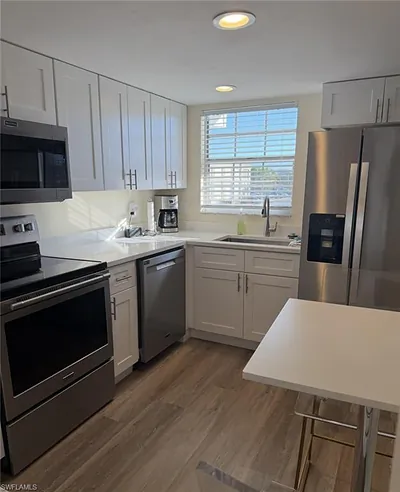 1900 Alamanda DR 202 #202 NAPLES FL