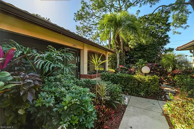2031 Pine Isle LN 2031 #2031 NAPLES FL