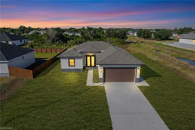 4700 DORA AVE S LEHIGH ACRES FL