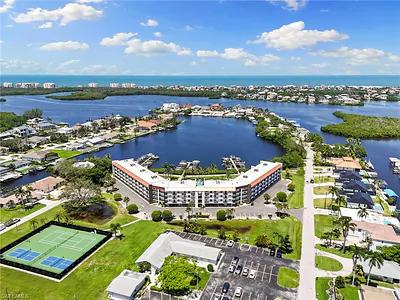 226 3rd ST 303 #303 BONITA SPRINGS FL