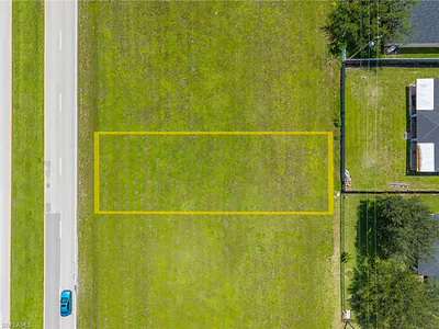 2144 Diplomat PKWY E CAPE CORAL FL