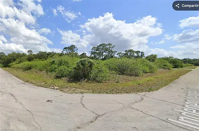 300 Knight LN LABELLE FL