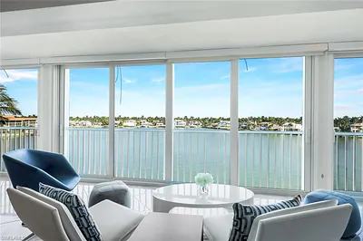 2750 Gulf Shore BLVD N 402 #402 NAPLES FL