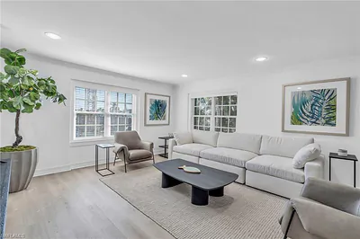 271 Broad AVE S 203 #203 NAPLES FL