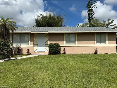 8 Roanoke DR FORT MYERS FL