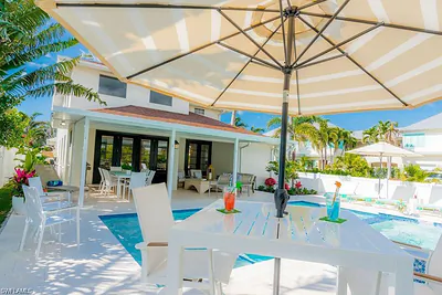 10082 VANDERBILT DR NAPLES FL