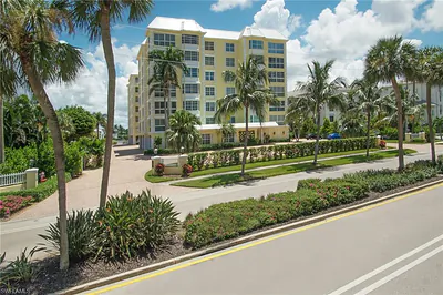 1900 Gulf Shore BLVD N 303 #303 NAPLES FL
