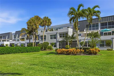 4200 Belair LN 313 #313 NAPLES FL
