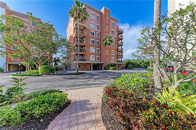 14813 Laguna DR 401 #401 FORT MYERS FL
