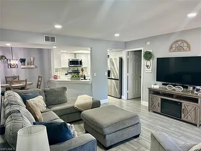 3100 Seasons WAY 108 #108 ESTERO FL