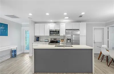 683 102nd AVE N NAPLES FL