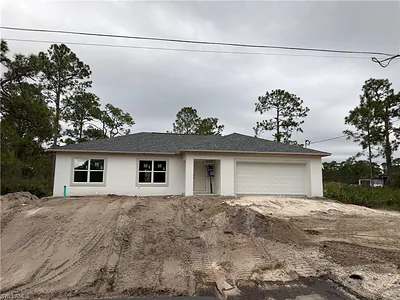 902 Clark AVE LEHIGH ACRES FL