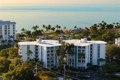 1300 Gulf Shore BLVD N 102 #102 NAPLES FL