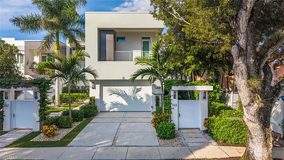 1559 CHESAPEAKE AVE NAPLES FL