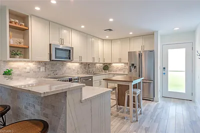 1417 Chesapeake AVE 202 #202 NAPLES FL