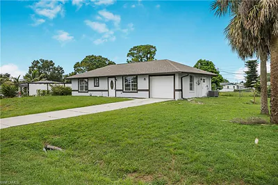 803 Monroe DR LEHIGH ACRES FL