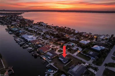 405 Bayshore DR CAPE CORAL FL
