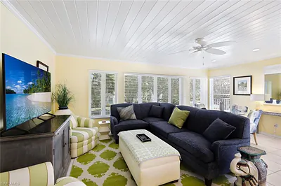 286 4th ST S 203 #203 NAPLES FL