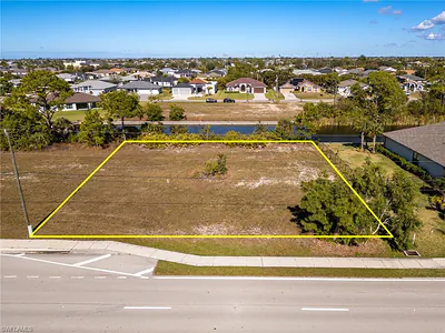 2719 Ceitus PKWY CAPE CORAL FL