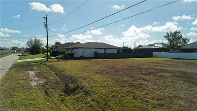 2502 NW 1st ST CAPE CORAL FL