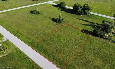 1720 NE 17th ST CAPE CORAL FL