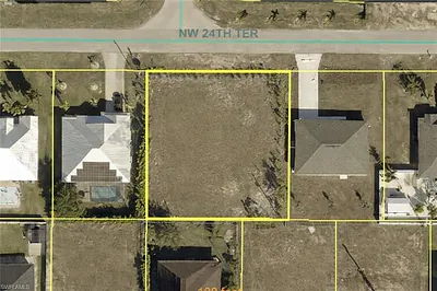 1514 24th TER CAPE CORAL FL