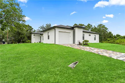 403/405 Bell BLVD S LEHIGH ACRES FL