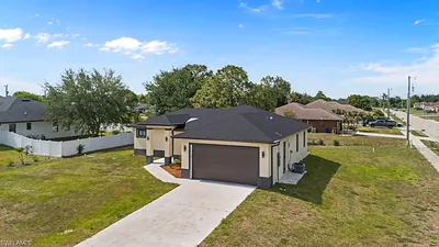 901 Sara AVE N LEHIGH ACRES FL