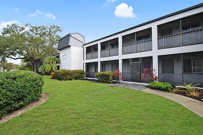 2124 N TAMIAMI TRAIL 101 #101 Sarasota FL