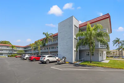 5660 80TH STREET N A208 #A208 St Petersburg FL