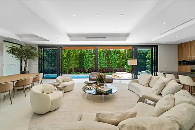 262 189th Ter Sunny Isles Beach FL
