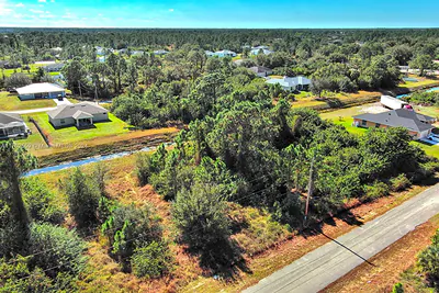 844 Carbon St E Lehigh Acres FL