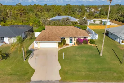 9266 CARNATION AVENUE Englewood FL