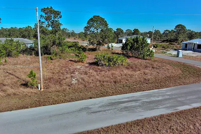 733 Bumby St E Lehigh Acres FL