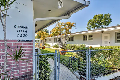 2300 Jackson St 10 #10 Hollywood FL