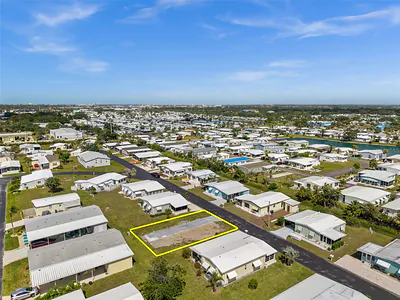 561 LONGWOOD DRIVE Venice FL