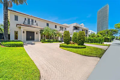 275 189th Ter Sunny Isles Beach FL