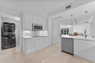 550 SE Mizner Boulevard B206, Boca Raton, FL 33432 #B206 Boca Raton FL