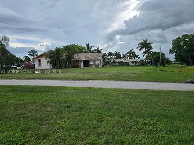2802 SE Calvin St Port St Lucie FL