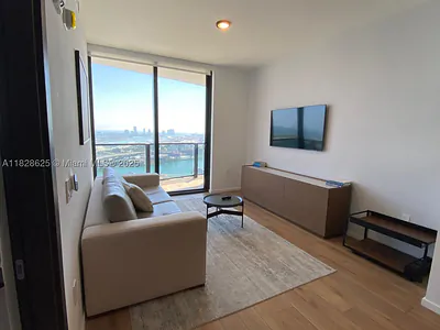 398 NE 5th St 2910 #2910 Miami FL
