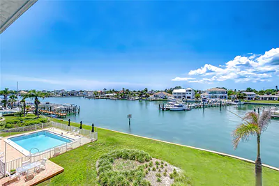 340 PINELLAS BAYWAY S 304 #304 St Petersburg FL