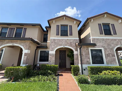 3482 W 114th Ter Hialeah FL