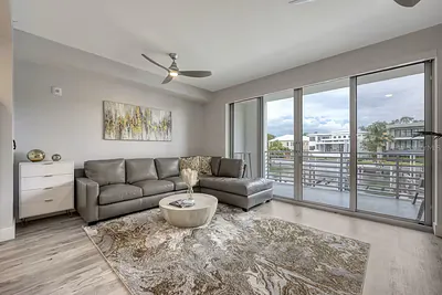 1709 N TAMIAMI TRAIL 220 #220 Sarasota FL