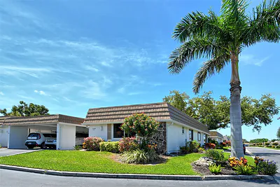 2308 WATERBLUFF PLACE V304 #V304 Sarasota FL