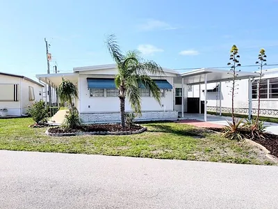 816 TURF Venice FL
