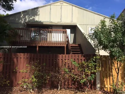 17 Crossings Cir E #E Boynton Beach FL