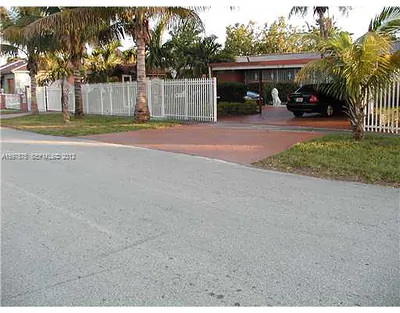 290 W 50 Street, Hialeah, FL 33012 Hialeah FL