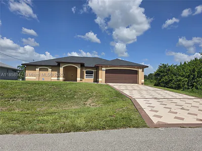 1816 Tomaso Ave Lehigh Acres FL