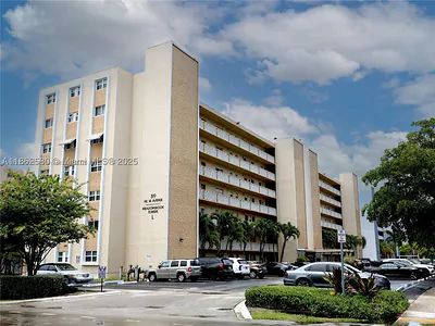 319 NE 14th Ave 505 #505 Hallandale Beach FL