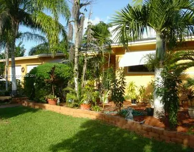 16501 SW 92 Avenue, Miami, FL 33157 Miami FL